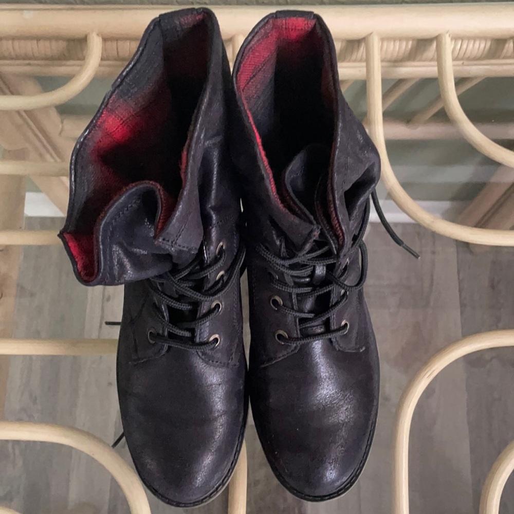 Black Boots
